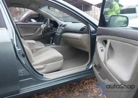 2011 Toyota Camry Le z USA, uszkodzony, nr VIN 4T1BF3EK0BU656743